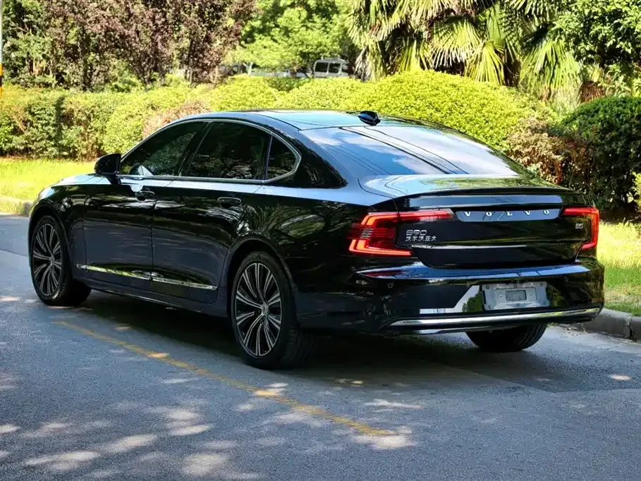 Volvo S90 2024 из CN, фото 5