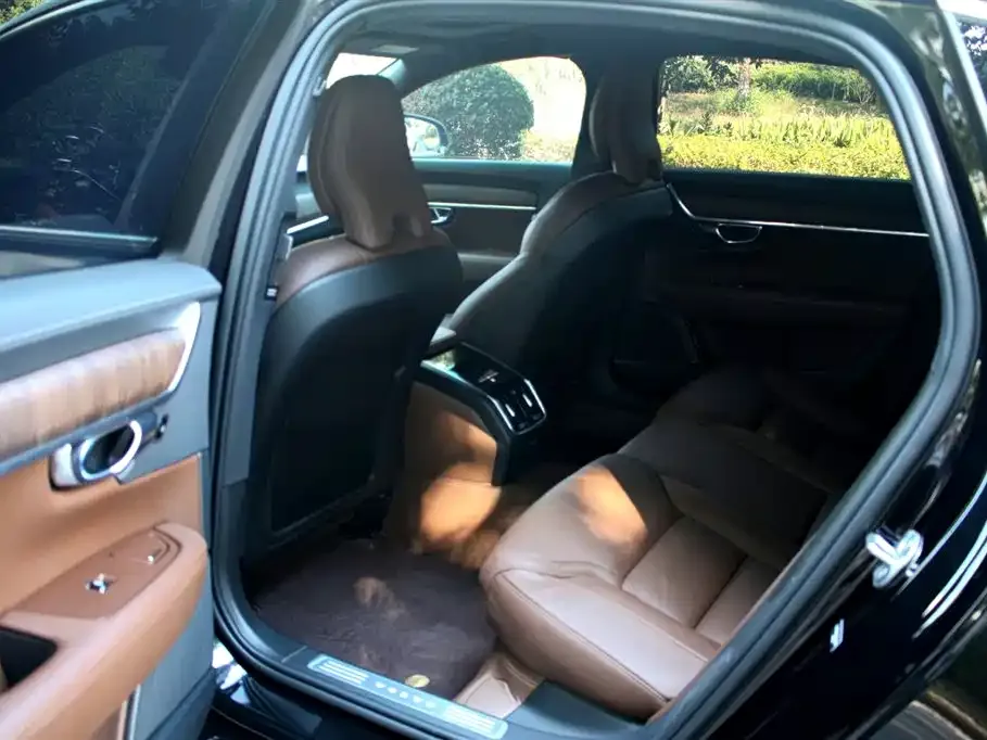 Volvo S90 2024 из CN, фото 9
