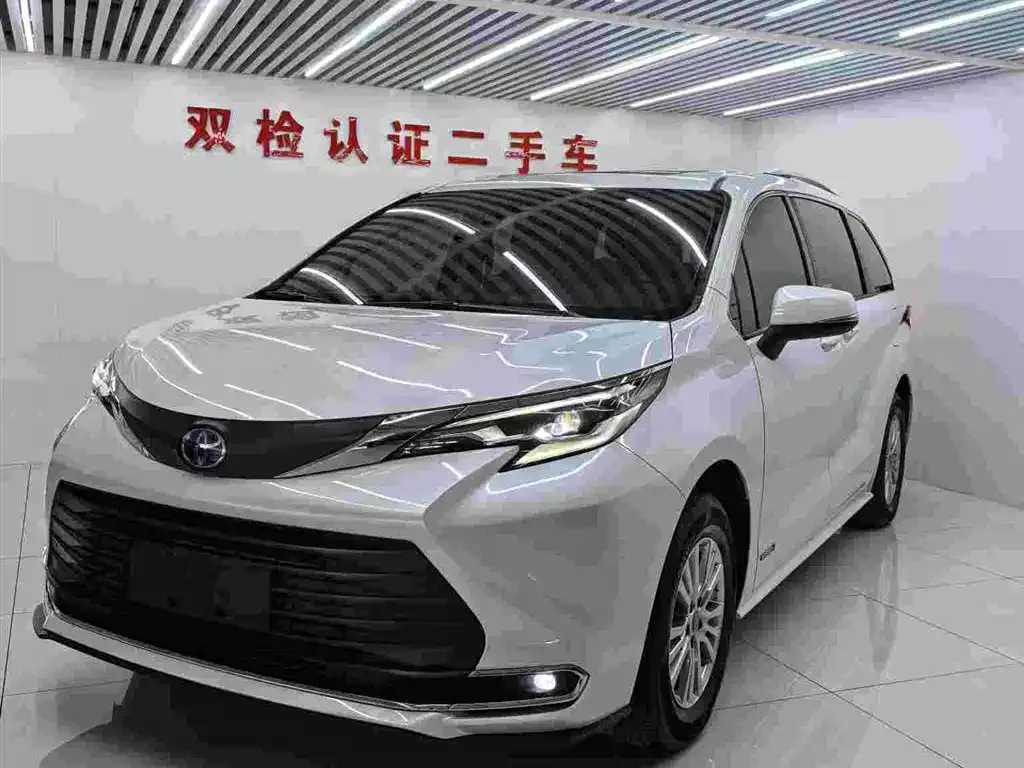 Toyota Sienna 2022 из CN, фото 3