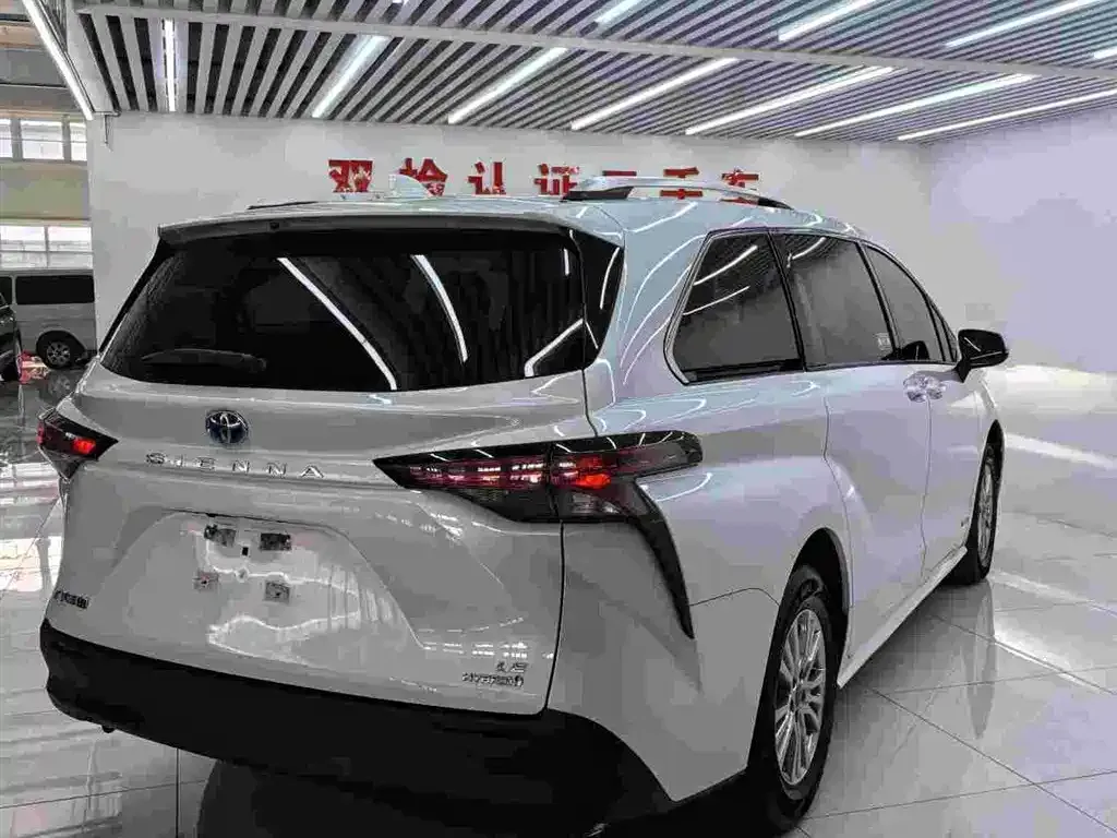 Toyota Sienna 2022 из CN, фото 6