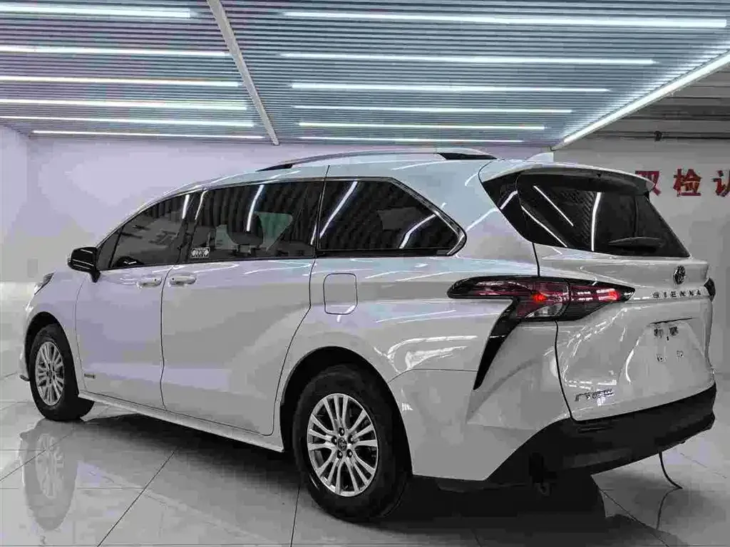 Toyota Sienna 2022 из CN, фото 8
