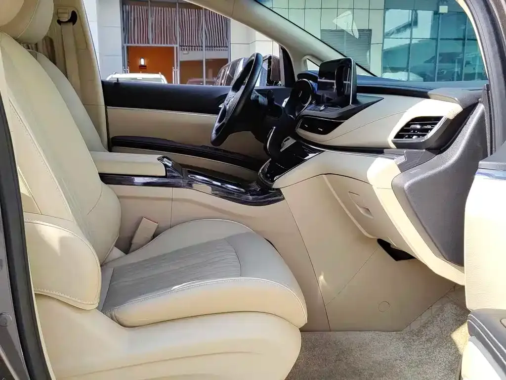Buick GL8 2023 из CN, фото 9