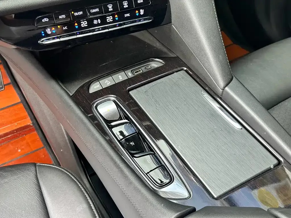 Buick Enclave — фото 10