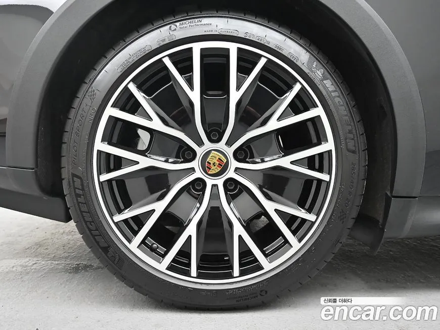 Porsche Taycan 2024 из KR, фото 5