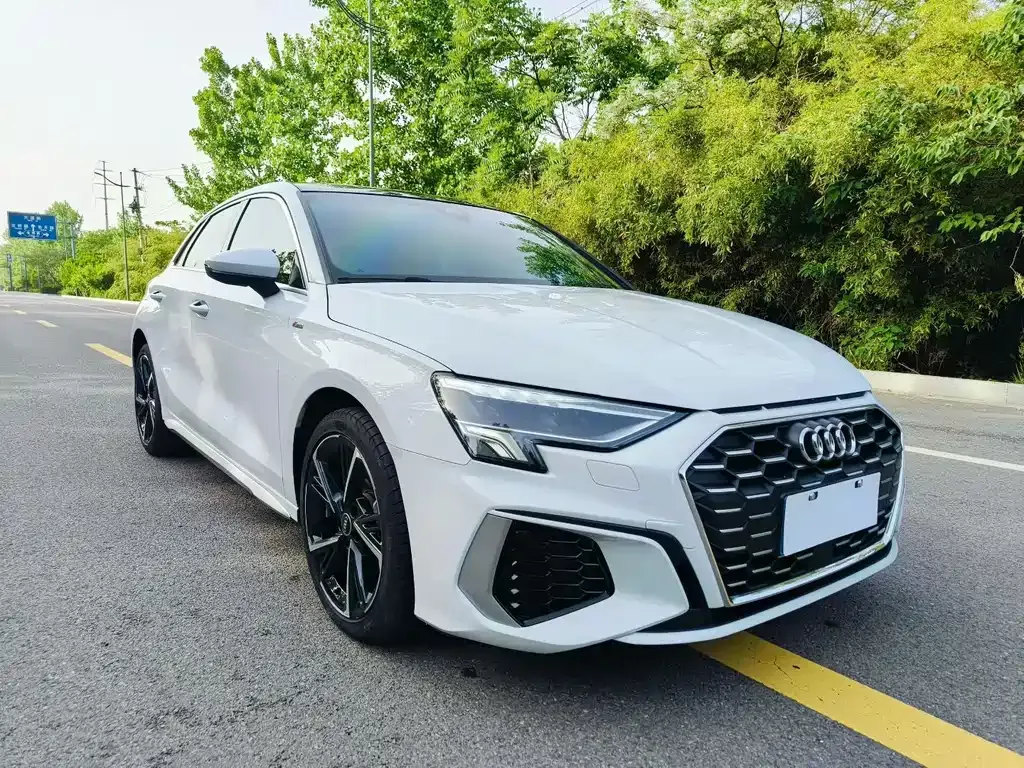 Audi A3 2023 из CN, фото 3