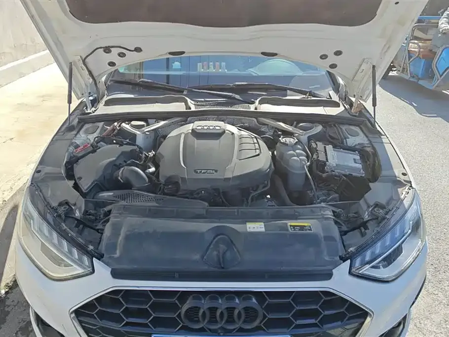 Audi A4L 2022 из CN, фото 10