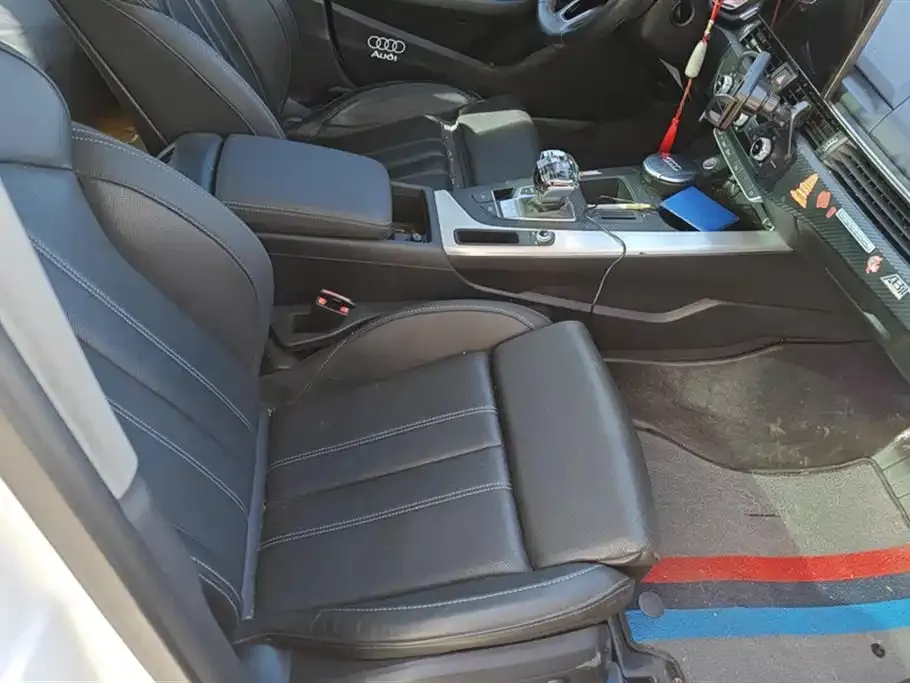Audi A4L 2022 из CN, фото 8