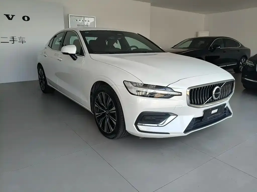 Volvo S60 2024 из CN, фото 2