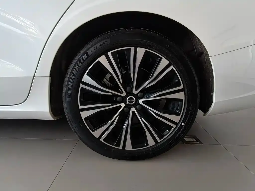 Volvo S60 2024 из CN, фото 8