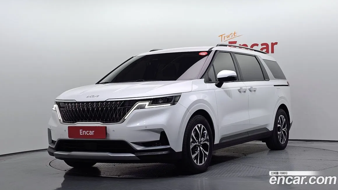 Kia Carnival — фото 1