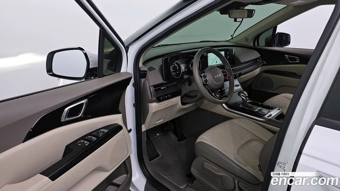 Kia Carnival — фото 10