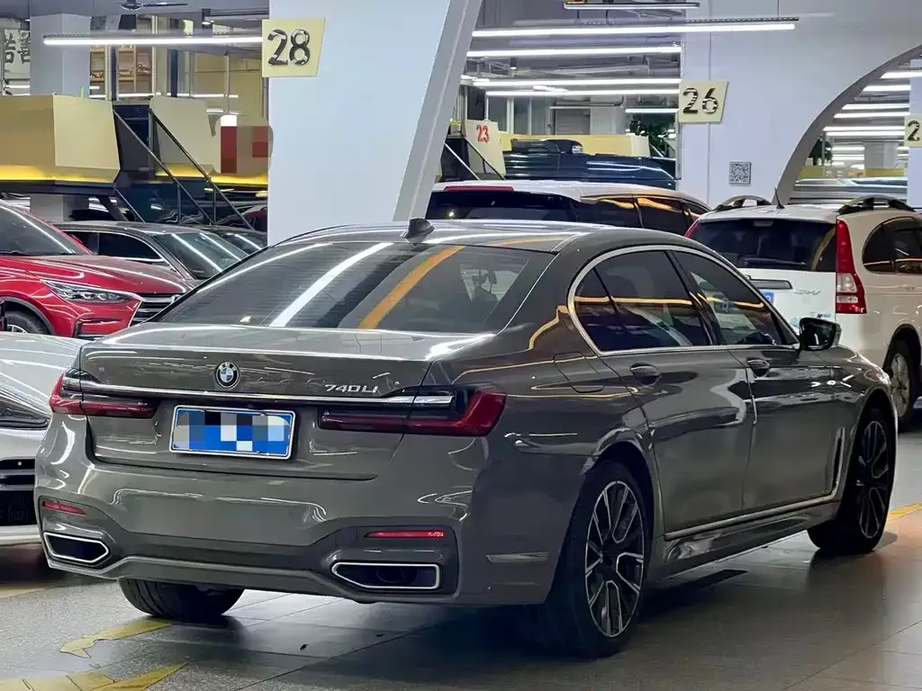 BMW 7 Series 2021 из CN, фото 4