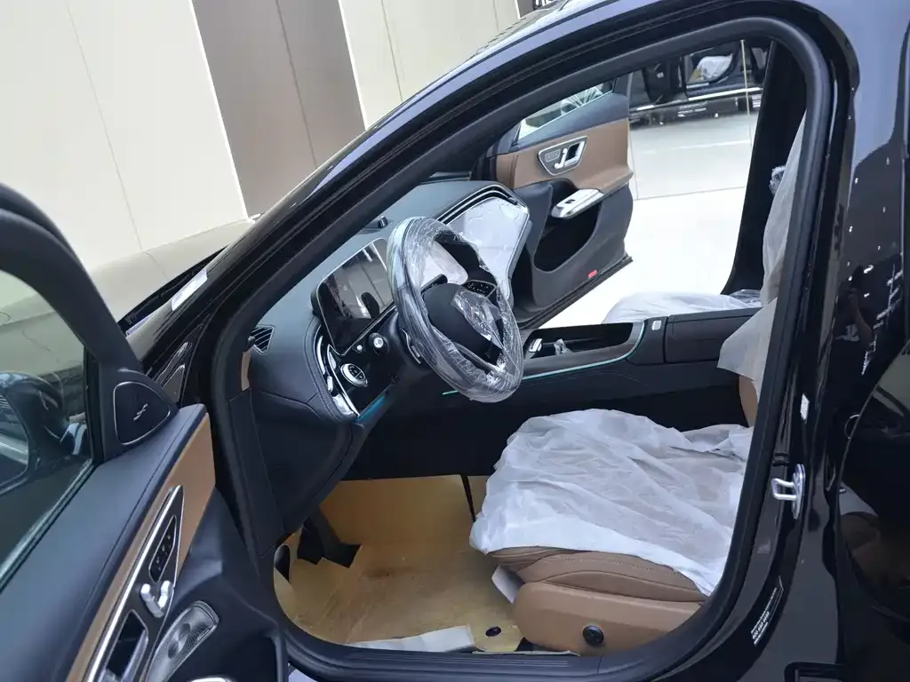Mercedes-Benz E-Class 2025 из CN, фото 4