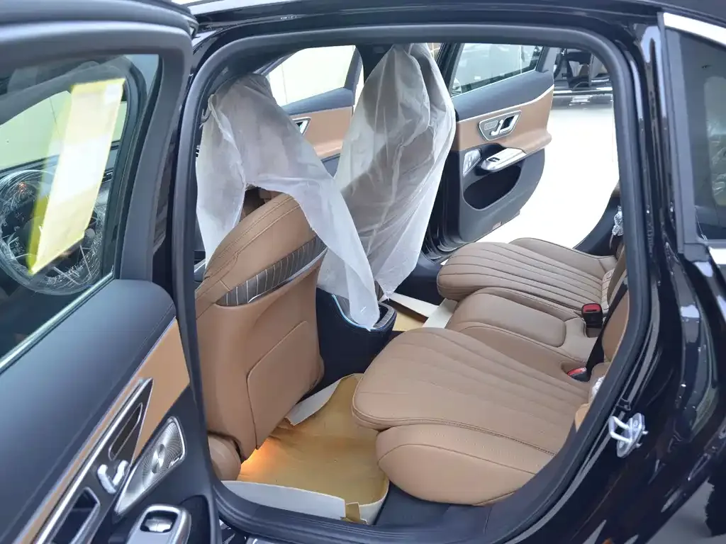 Mercedes-Benz E-Class 2025 из CN, фото 5