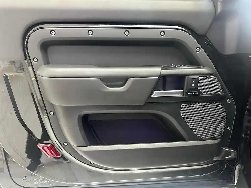 Land Rover Defender 2024 из CN, фото 7