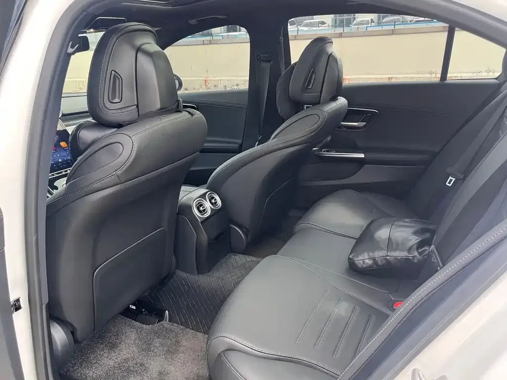Mercedes-Benz C-Class 2025 из CN, фото 6