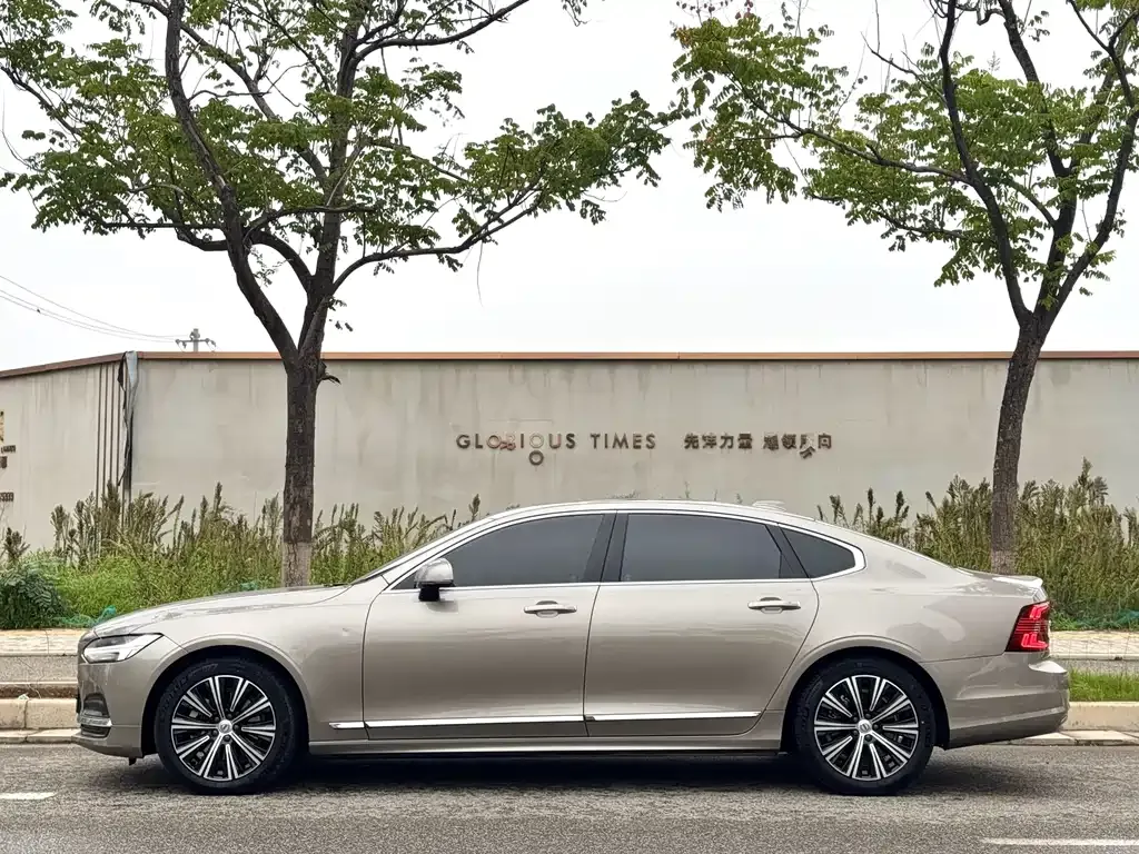 Volvo S90 2022 из CN, фото 4