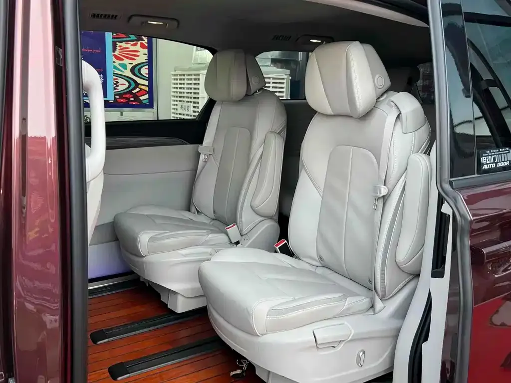 Buick GL8 2023 из CN, фото 6