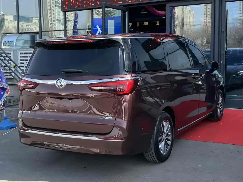 Buick GL8 2023 из CN, фото 9