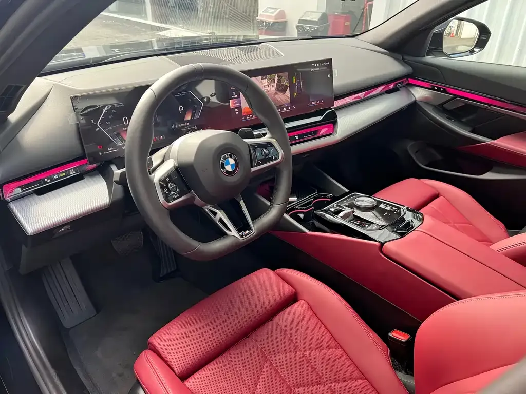 BMW 5 Series (Import) 2025 из CN, фото 6