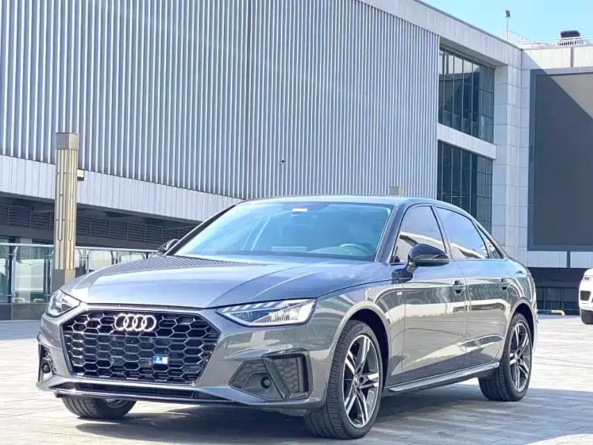 Audi A4L 2022 из CN, фото 1