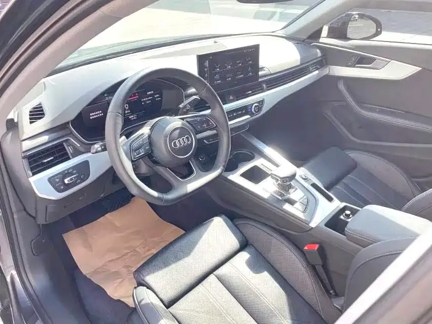 Audi A4L 2022 из CN, фото 4