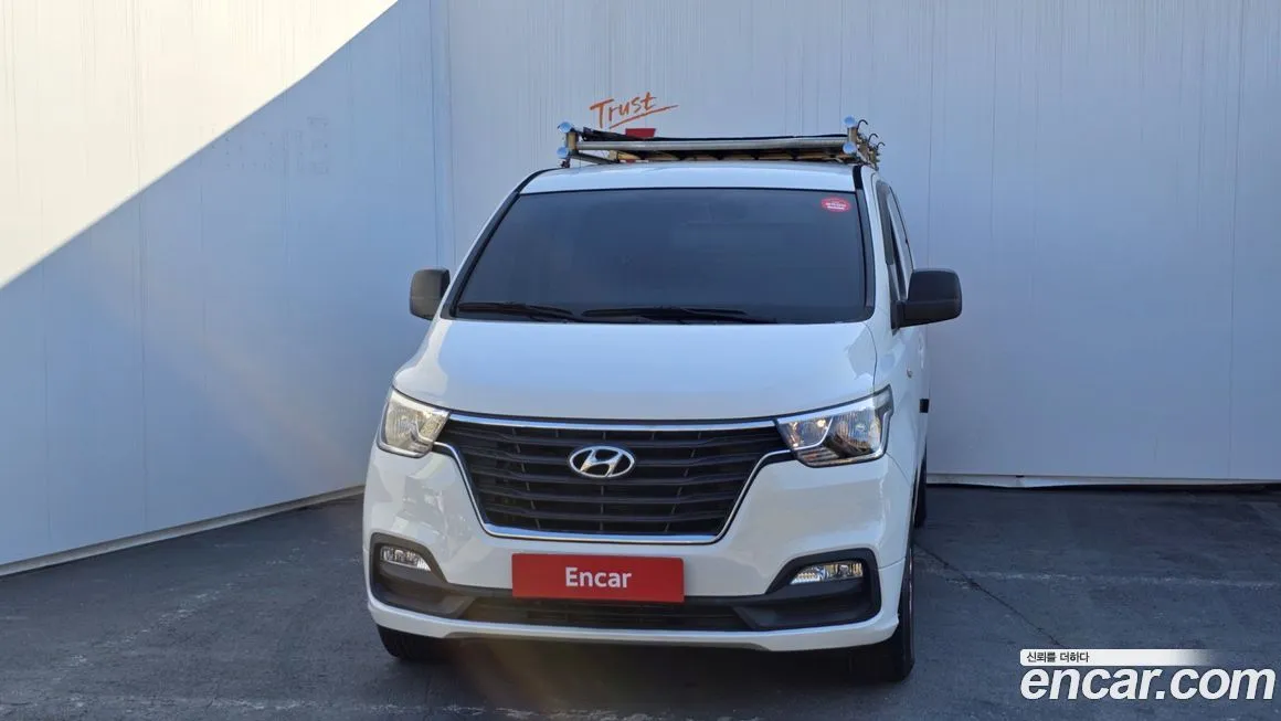 Hyundai Starex — фото 3