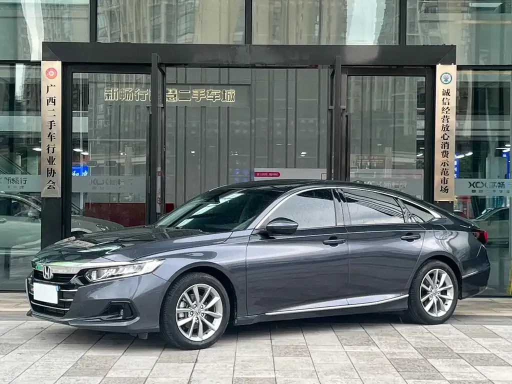 Honda Accord — фото 1