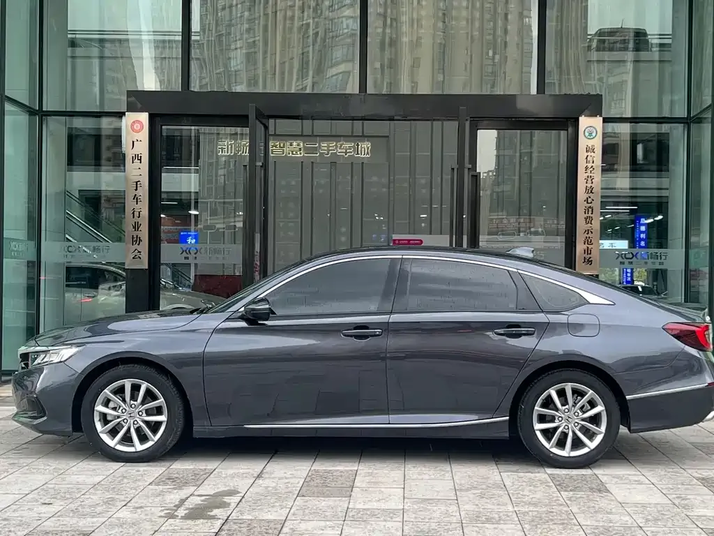 Honda Accord — фото 3