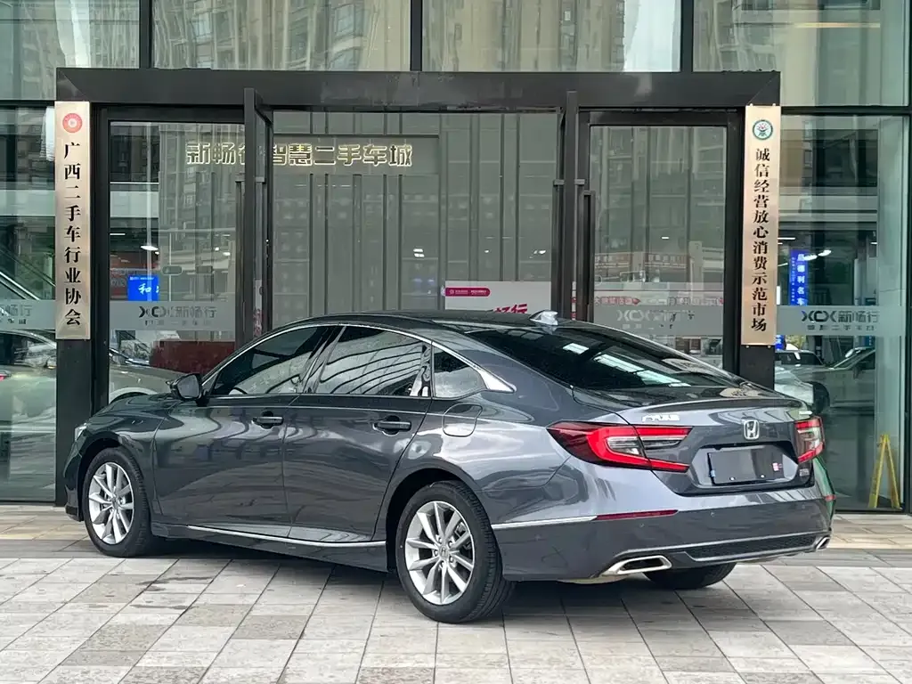 Honda Accord — фото 4
