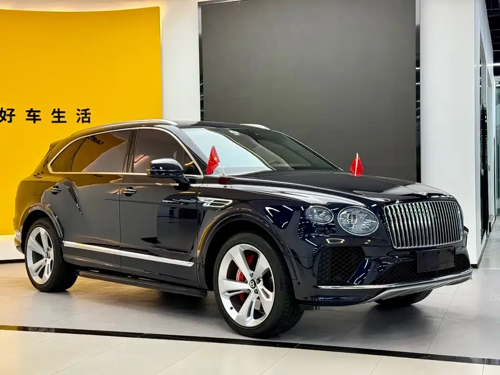 Bentley Bentayga 2023 из CN, фото 3