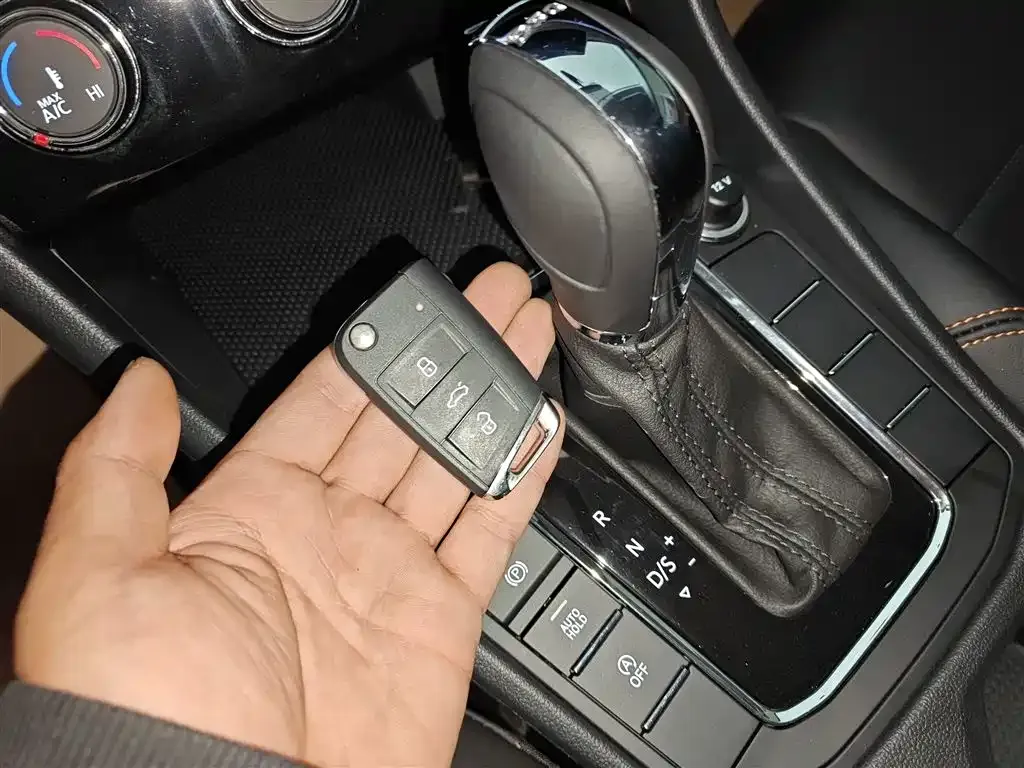 Volkswagen Bora 2024 из CN, фото 9