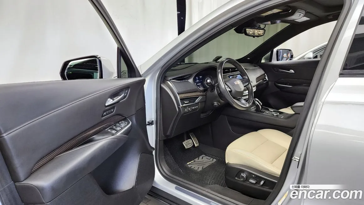 Cadillac XT4 2021 из KR, фото 10