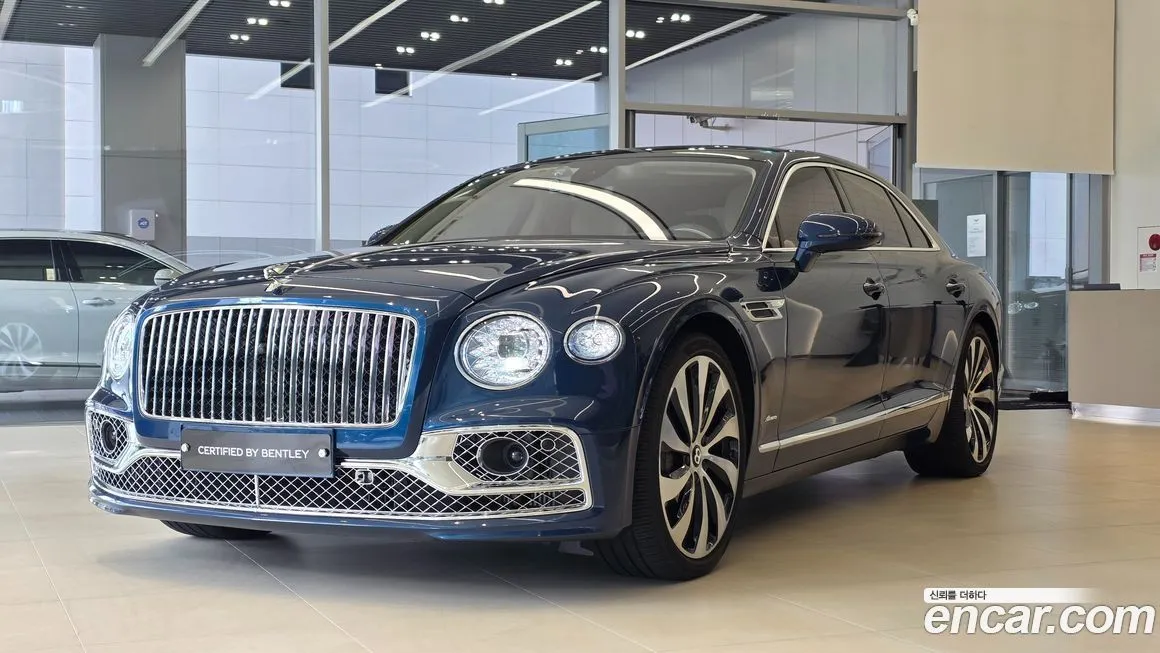 Bentley Flying Spur — фото 1