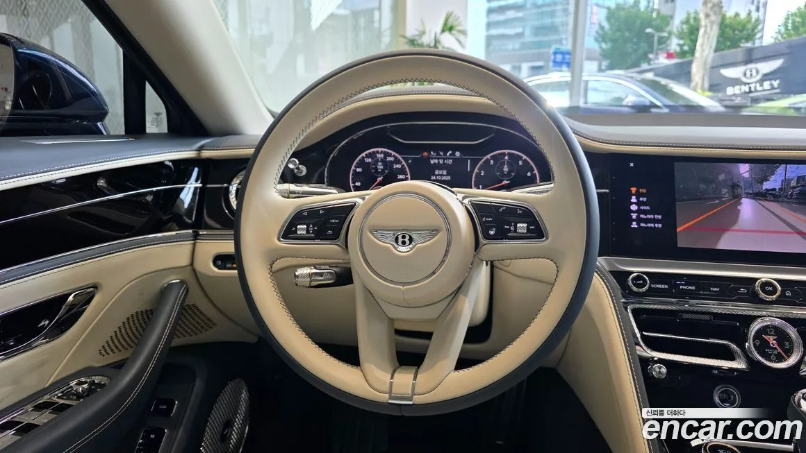 Bentley Flying Spur — фото 10