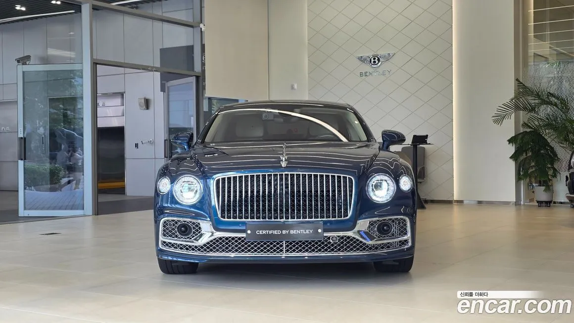 Bentley Flying Spur — фото 2