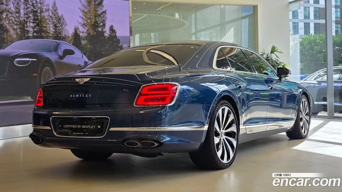Bentley Flying Spur — фото 5