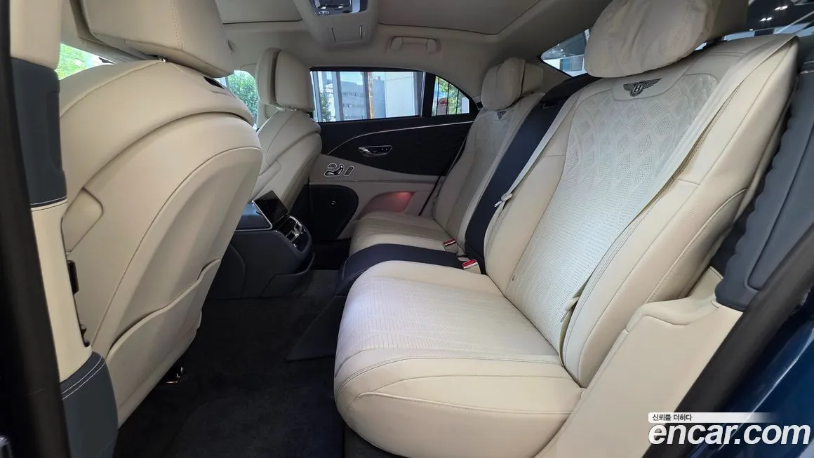 Bentley Flying Spur — фото 7