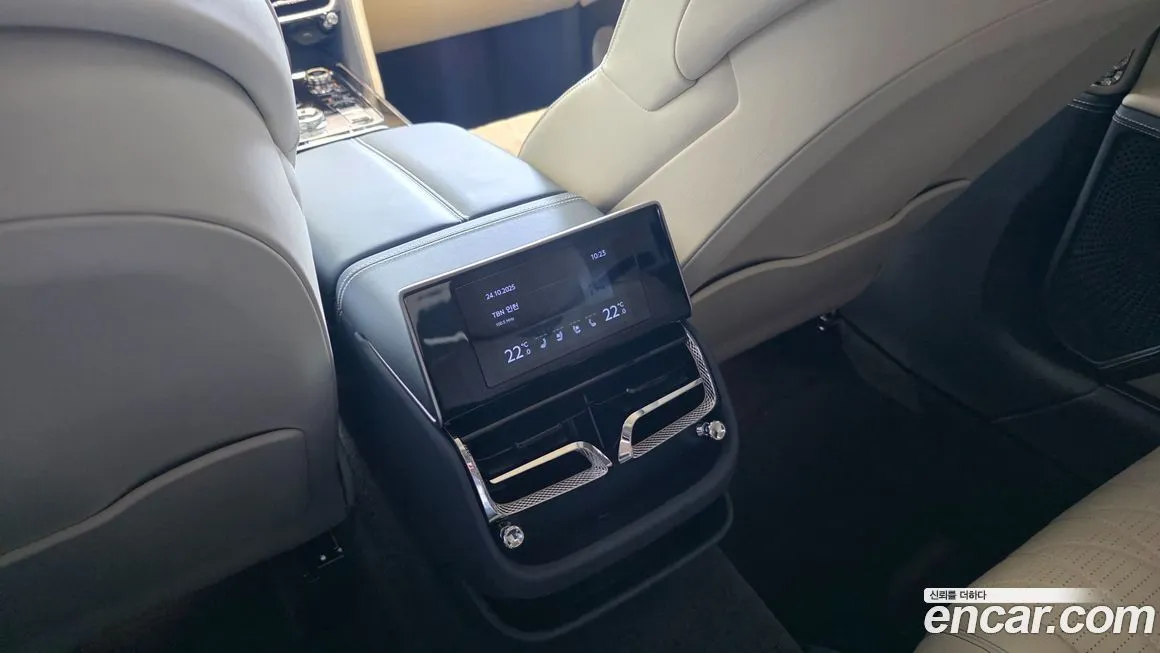 Bentley Flying Spur — фото 8