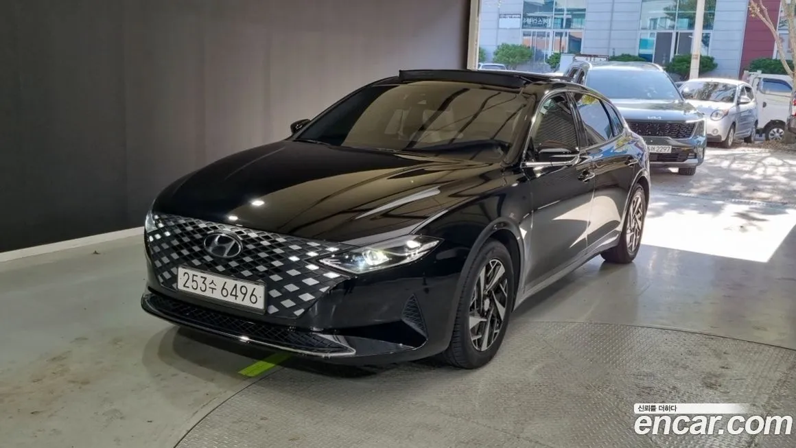 Hyundai Grandeur 2022 из KR, фото 2