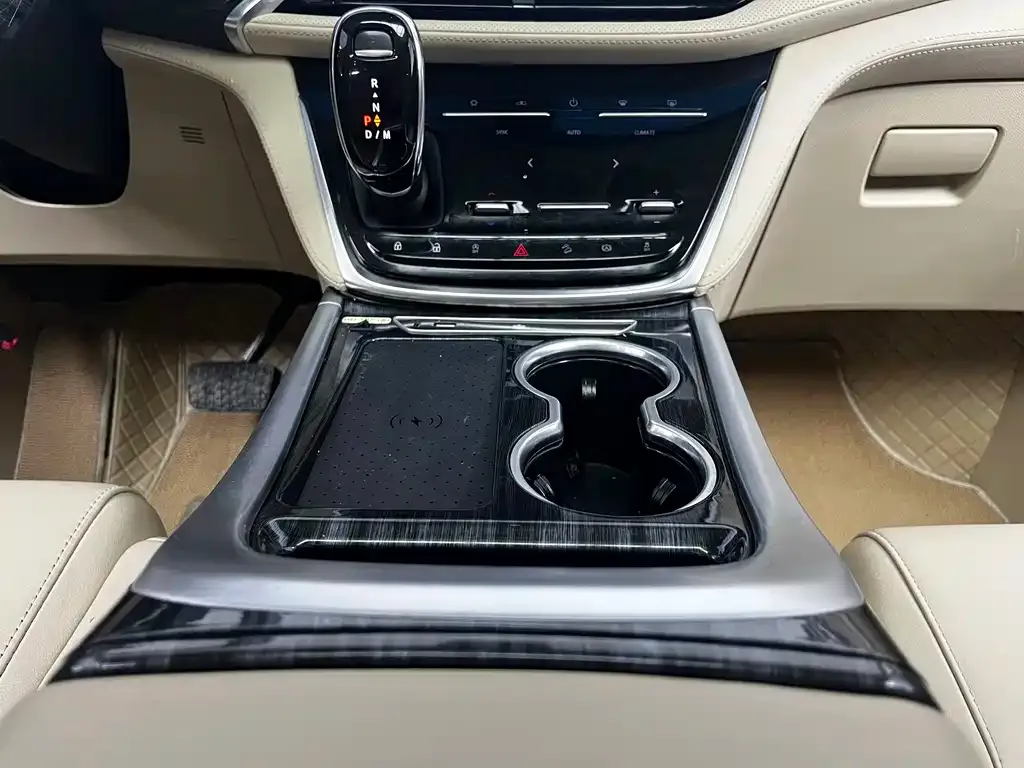 Buick GL8 2023 из CN, фото 10