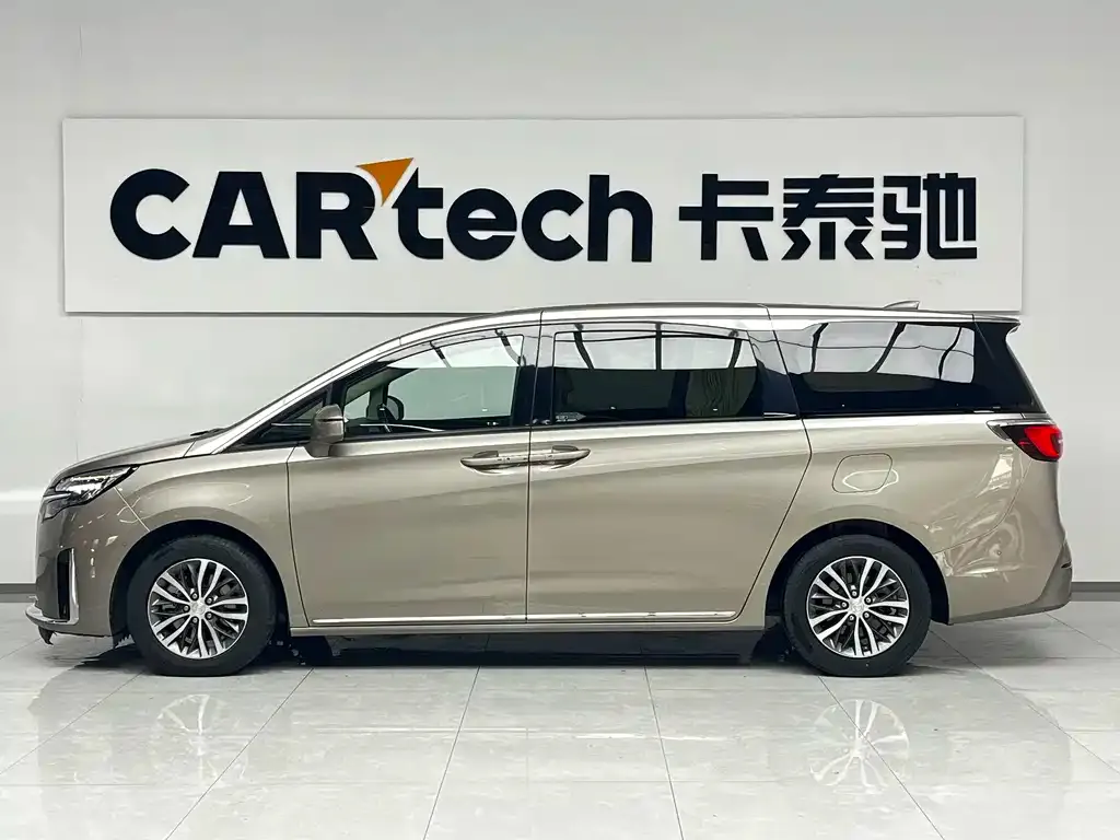 Buick GL8 2023 из CN, фото 3