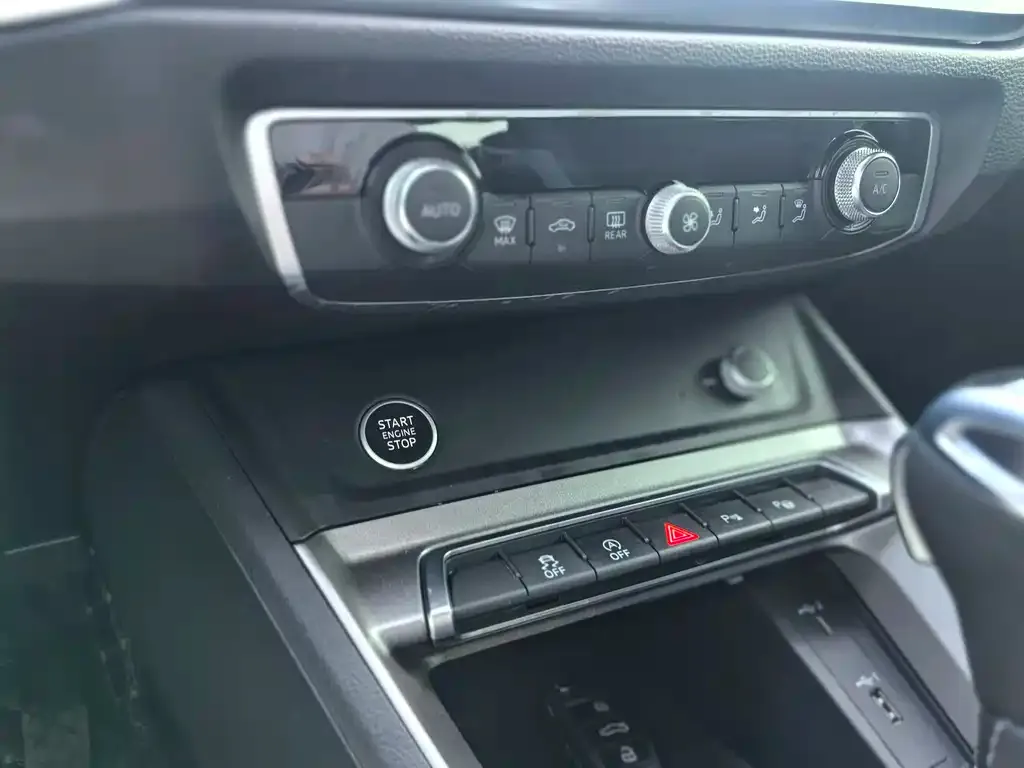 Audi Q3 2021 из CN, фото 7