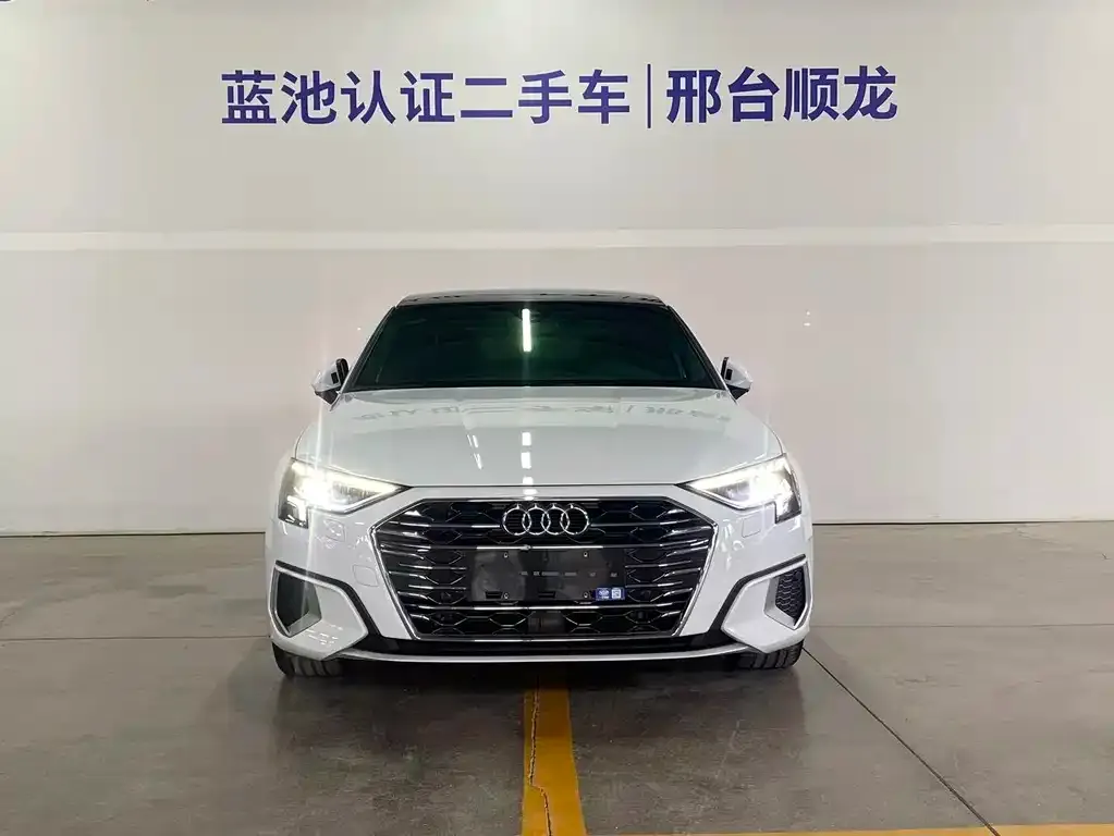 Audi A3 2024 из CN, фото 2