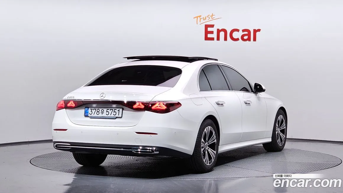 Mercedes-Benz E-Class 2025 из KR, фото 2
