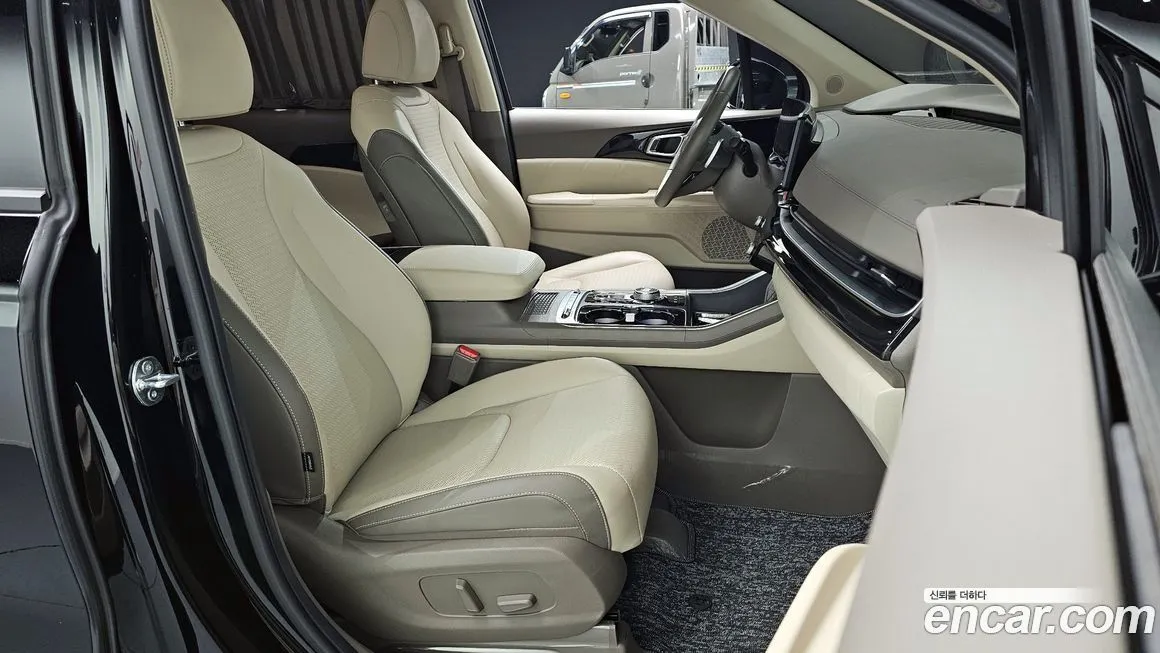 Kia Carnival — фото 10