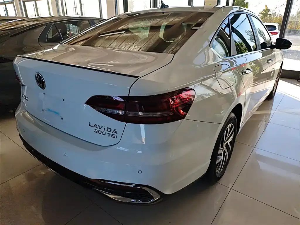 Volkswagen Lavida 2023 из CN, фото 10