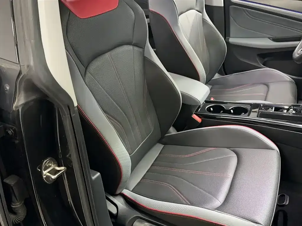 Volkswagen Lamando 2024 из CN, фото 4