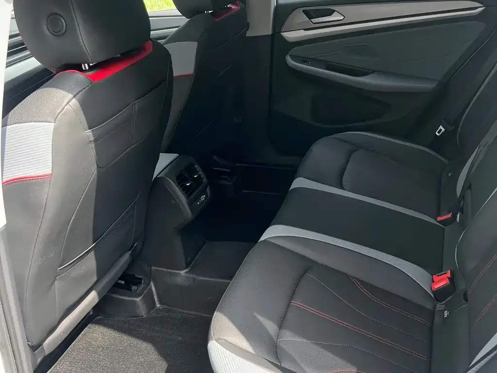 Volkswagen Lamando 2023 из CN, фото 9