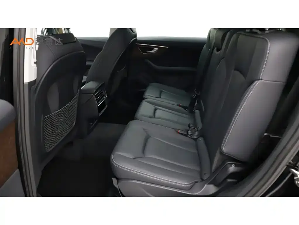 Audi Q7 2025 из CN, фото 7